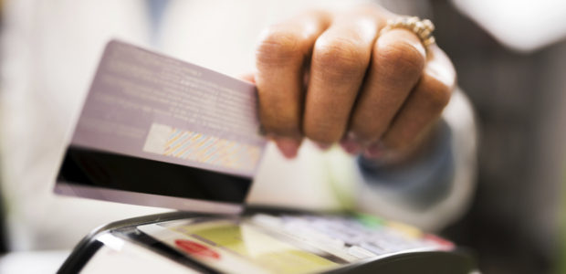 El retraso en el pago de los préstamos y tarjetas aumentó al mayor nivel en 8 años Nota: Clarín Martín Grosz 23/8/18 “Llevalo en cuotas sin interés”, “tené tu préstamo […]