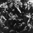 HOY SE CUMPLEN 35 AÑOS DE LA ASUNCIÓN DEL GOBIERNO DEL DOCTOR RAÚL ALFONSIN La foto registra el momento en que el Presidente Alfonsín ejecutará el primer acto de gobierno: […]